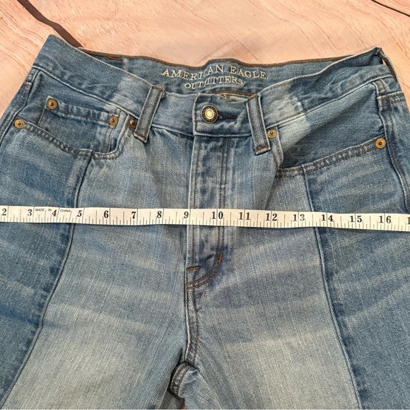 Woman’s American Eagle Vintage High Rise Two Tone Fringe Button Fly Jeans Size 6 - Picture 8 of 8